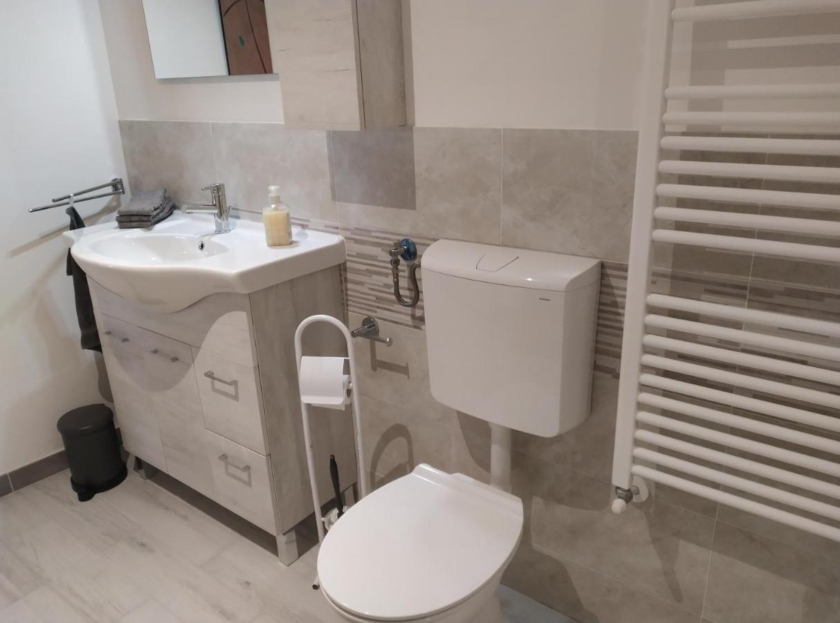 Casa Doris Apartment Montabone Luaran gambar